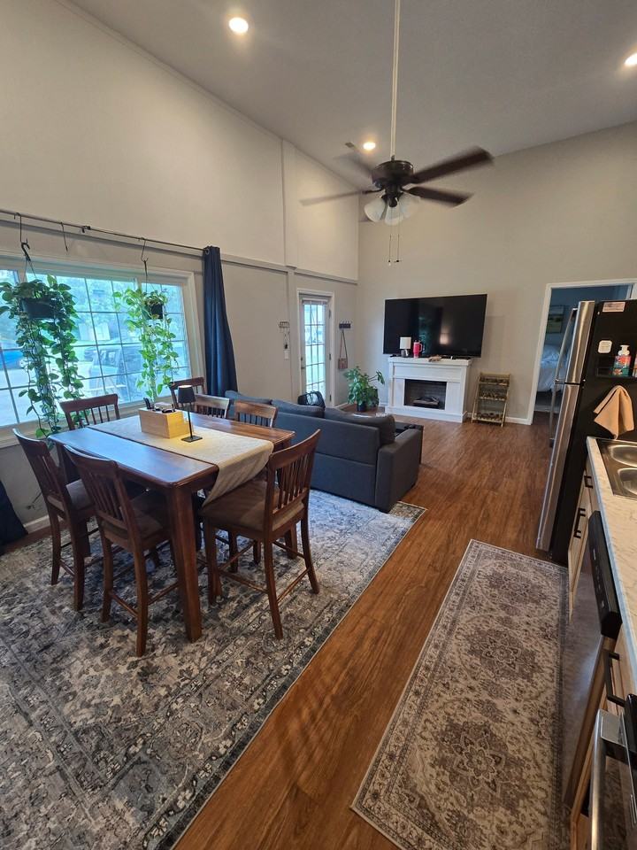 215 N Harrisburg Ave #9 - Photo 4 of 10