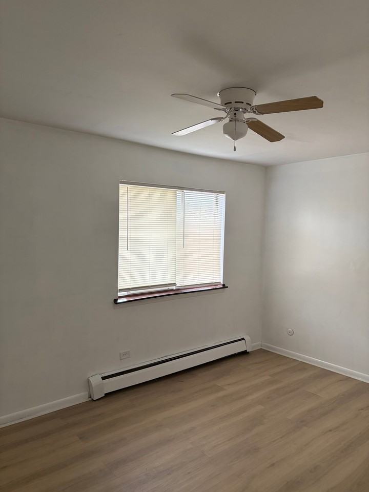 12418 S Harding Ave #2W - Photo 6 of 9