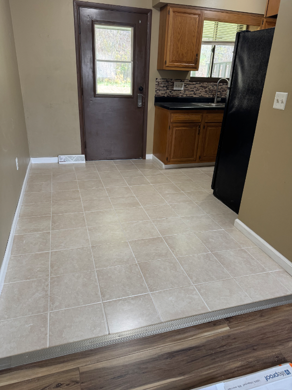 155 Palomino Dr - Photo 3 of 22
