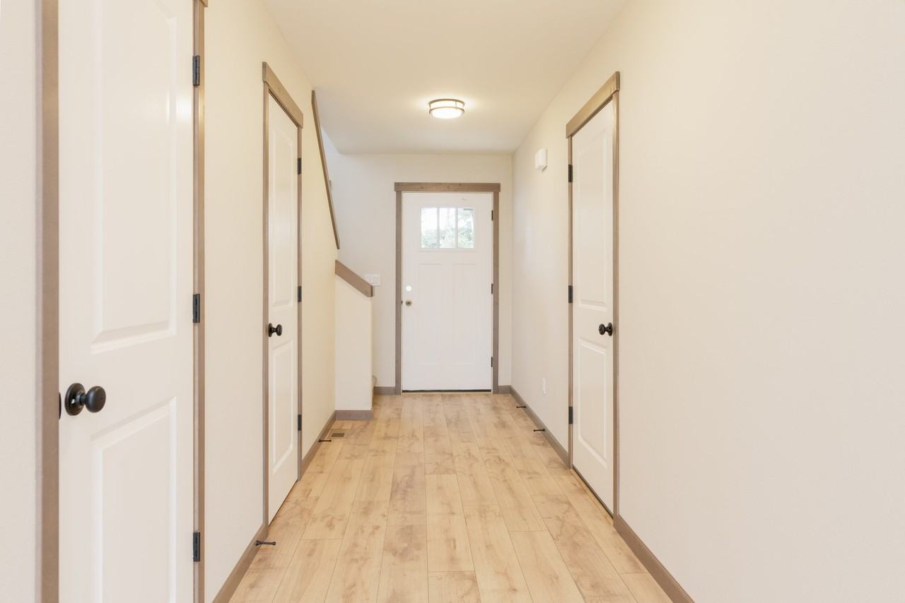 1314 Lamont Ln - Photo 3 of 12