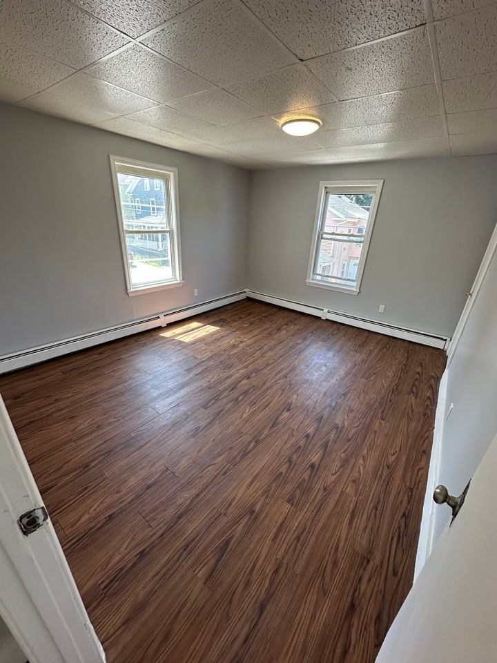 151 Franklin St #2R - Photo 7 of 9