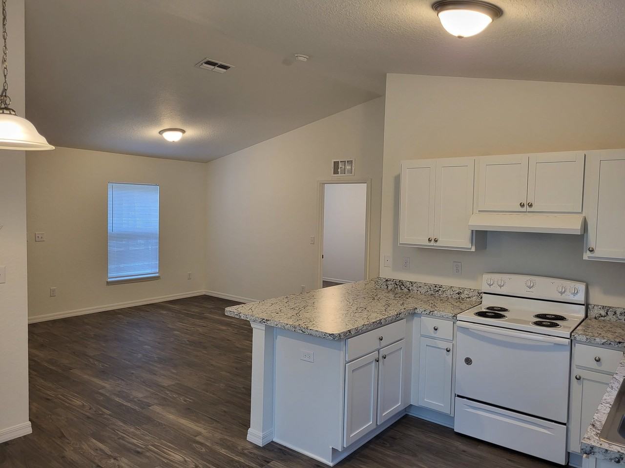 1551 Nw 57th Ct - Photo 3 of 10