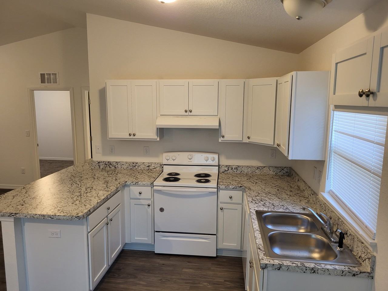 1551 Nw 57th Ct - Photo 4 of 10