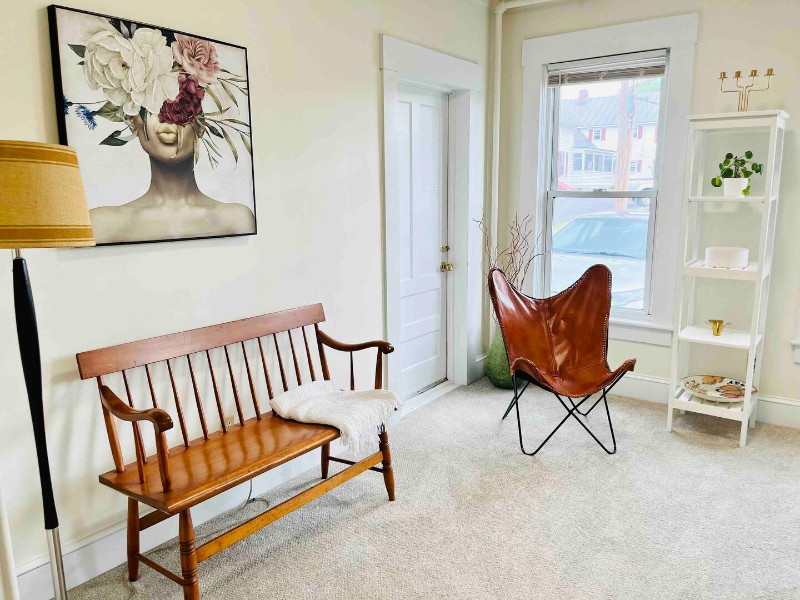 146 Hanover St #1 - Photo 5 of 16