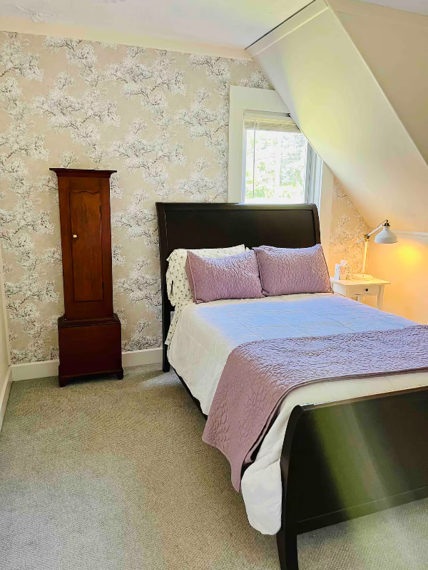 146 Hanover St #1 - Photo 7 of 16