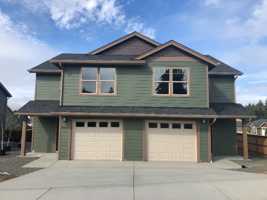 featured image of 1005 Sw Juniper Gardens Ln #B