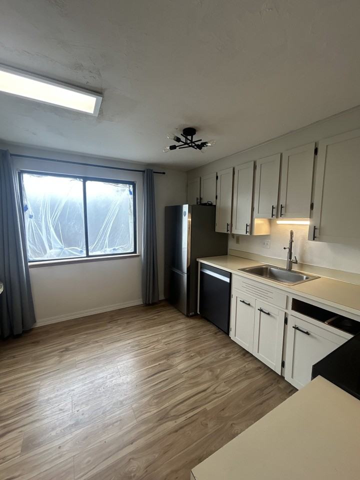 1808 N Regal St - Photo 3 of 13