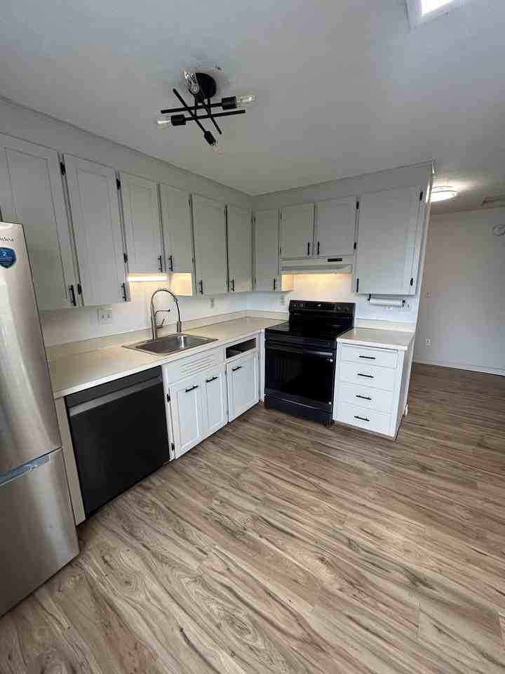 1808 N Regal St - Photo 4 of 13