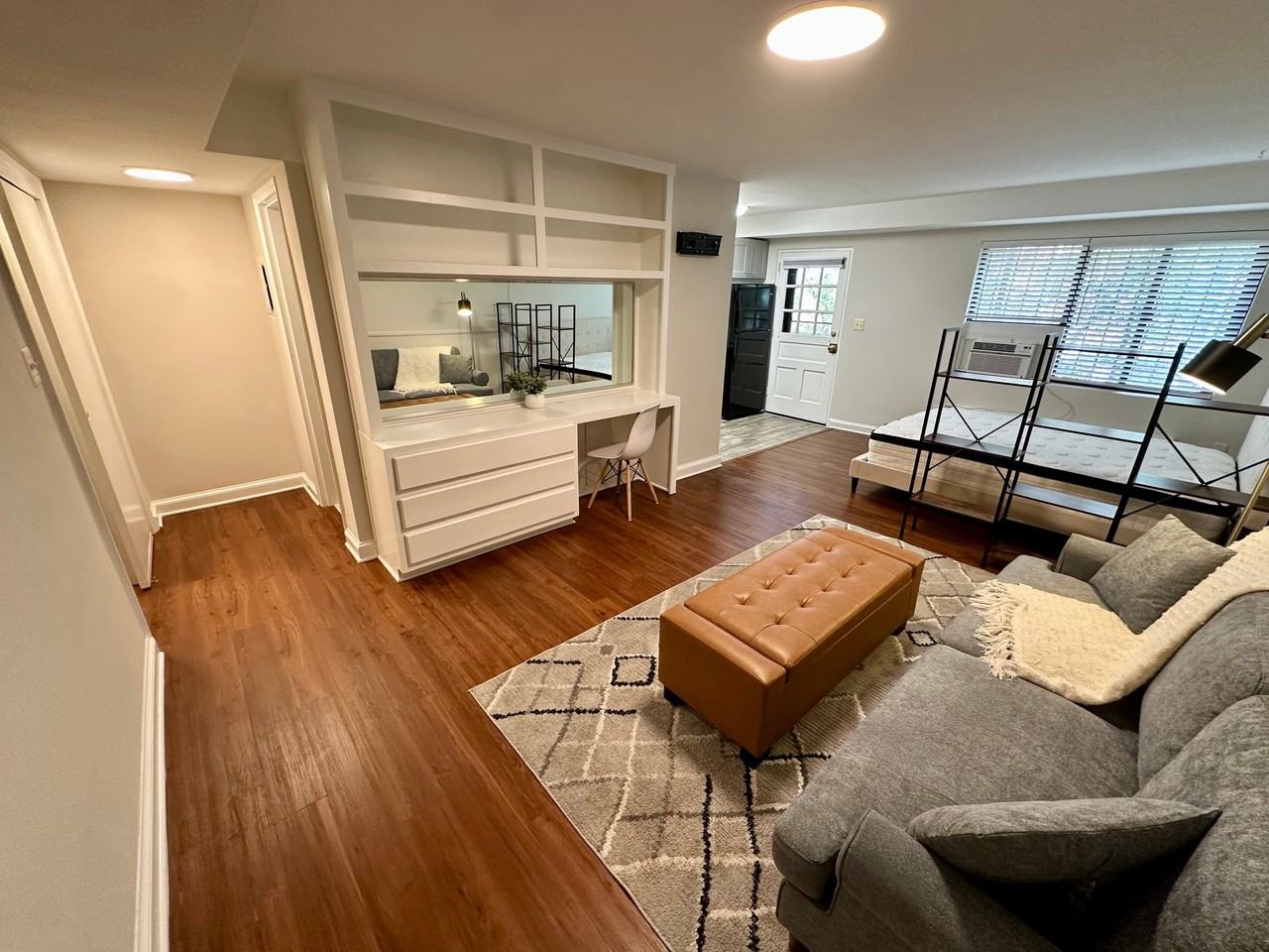 1565 N Colonial Ter #104Z