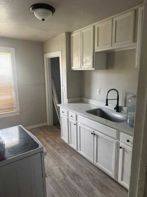1209 W Procter St - Photo 3 of 7