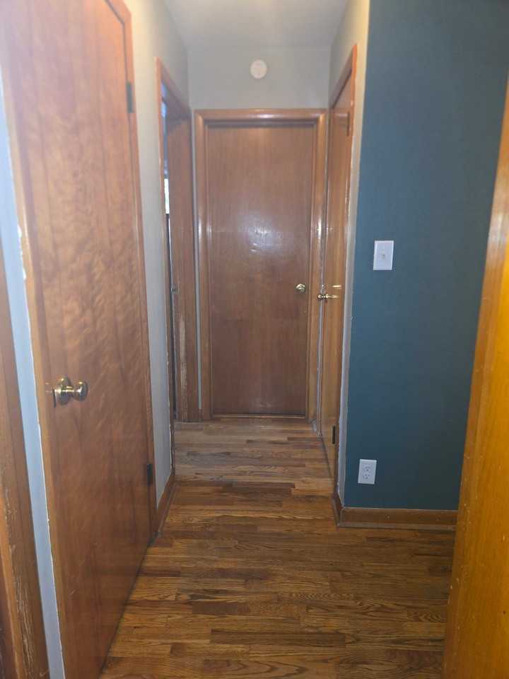 1311 N Park St - Photo 2 of 8