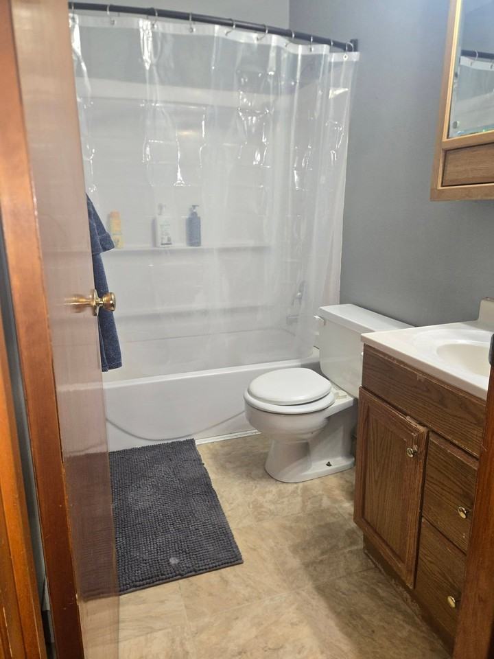 1311 N Park St - Photo 5 of 8