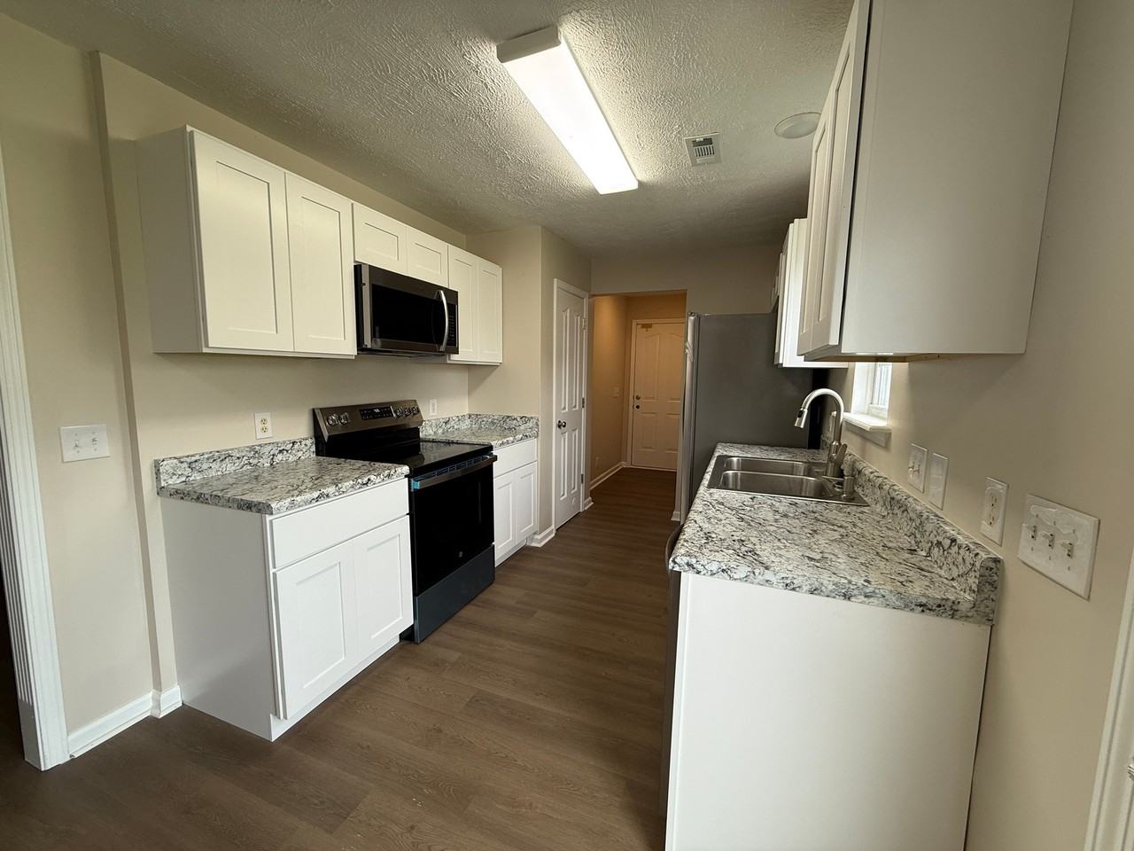 1240 Shannon Ln - Photo 2 of 19