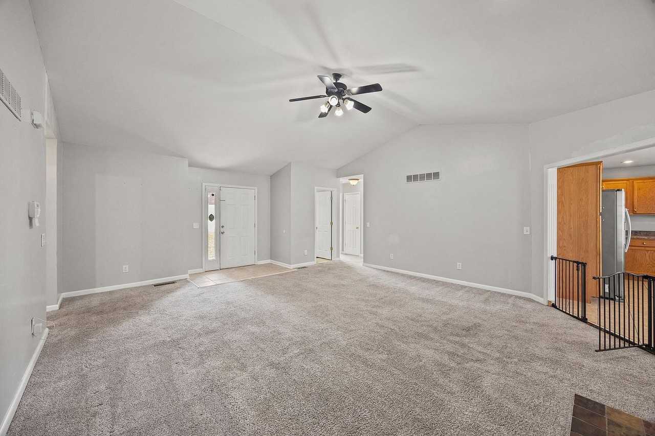 616 Williams Rd - Photo 4 of 18