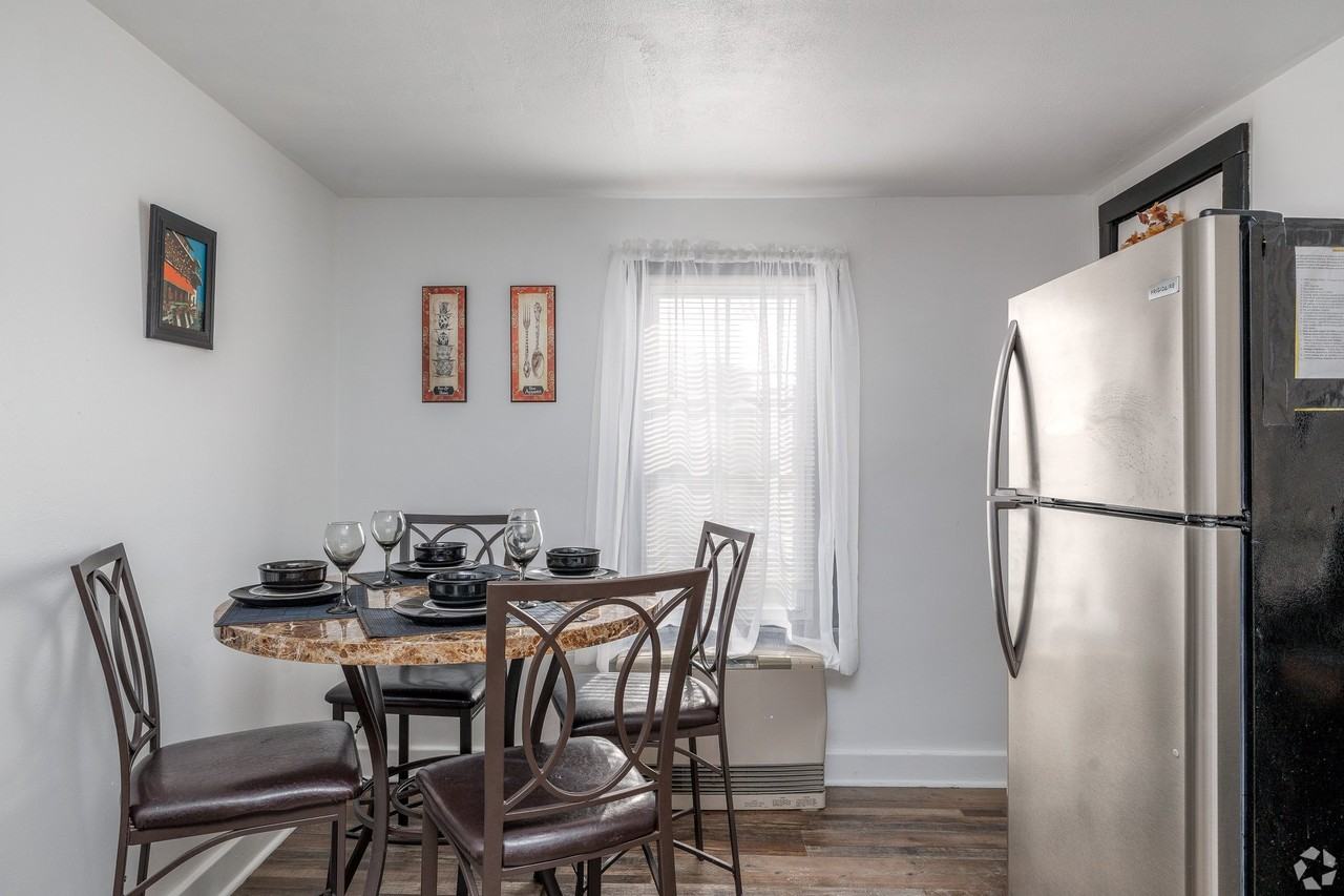 113 Clark St #E - Photo 2 of 11