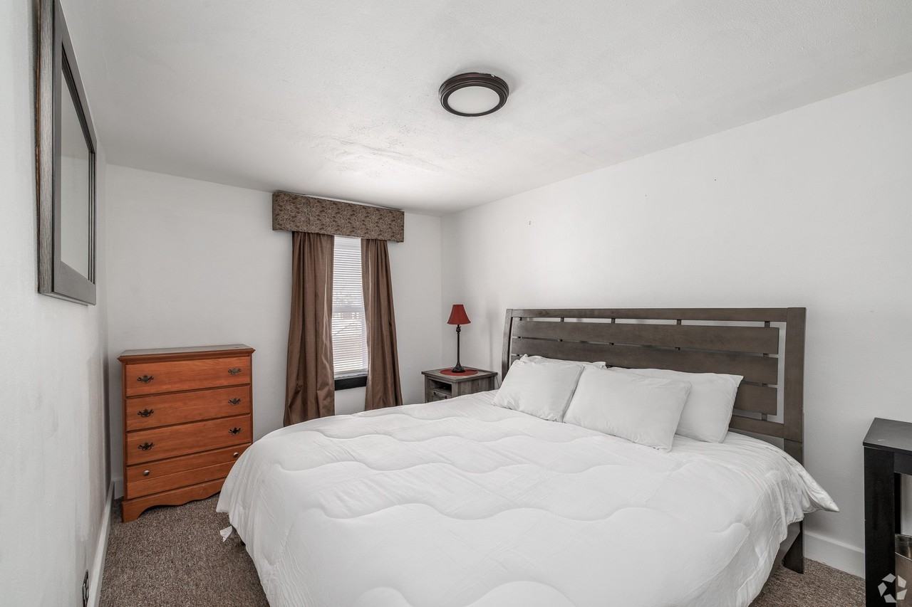 113 Clark St #E - Photo 5 of 11