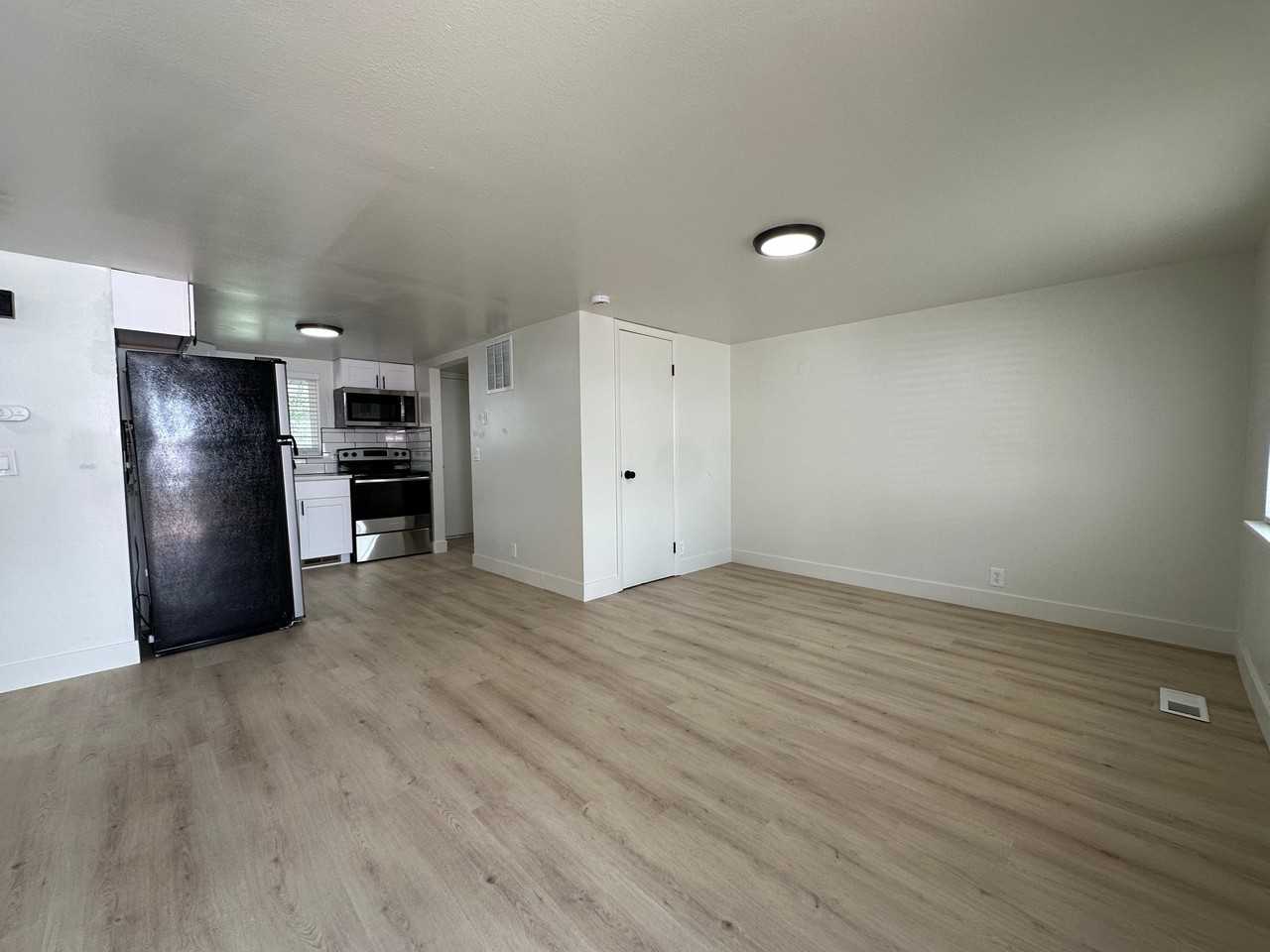 3440 S St #15 - Photo 4 of 15