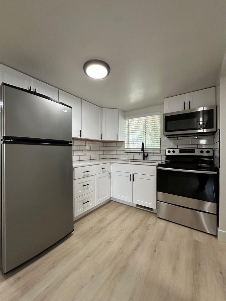 3440 S St #15 - Photo 5 of 15