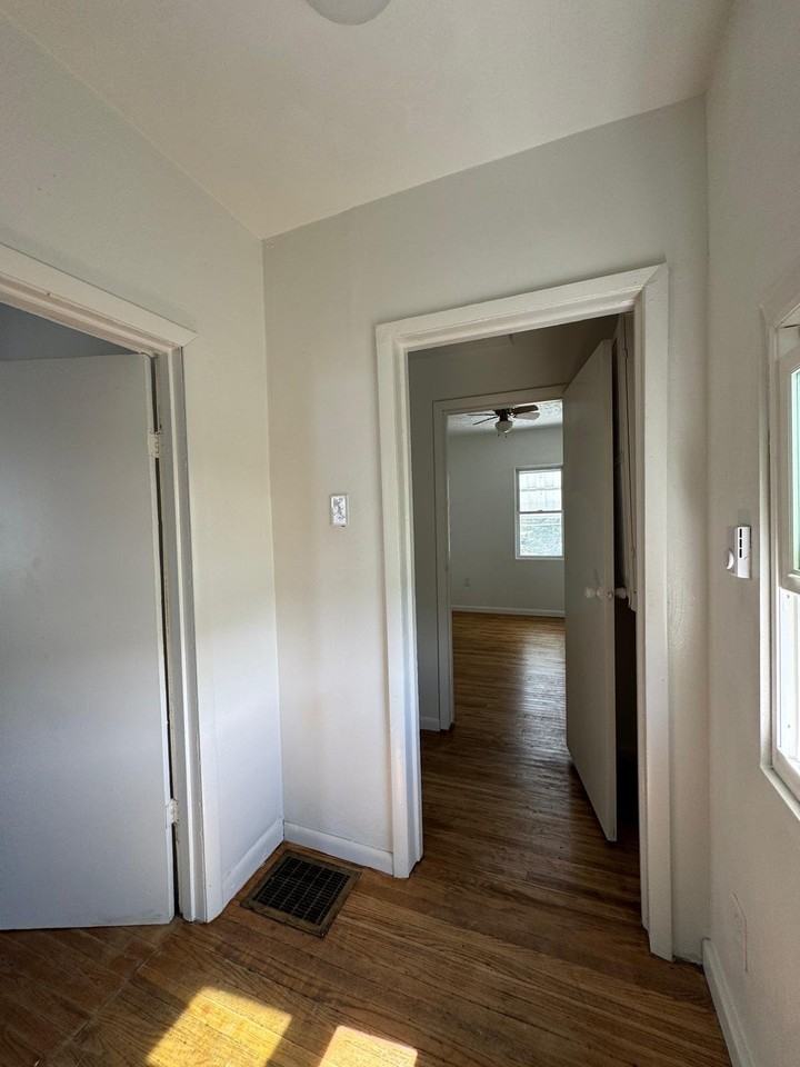 807 Hazlett Ave - Photo 6 of 20