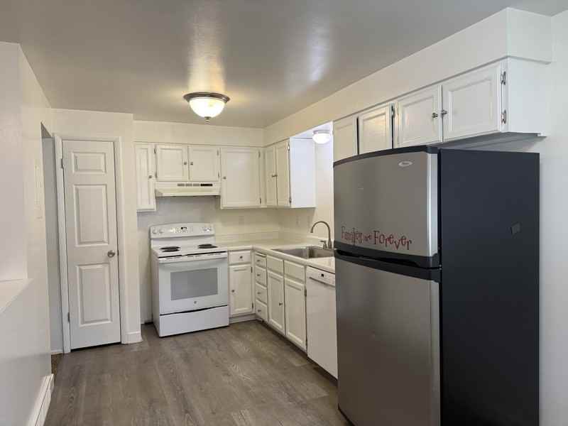 770 N Main St #1 - Photo 3 of 18