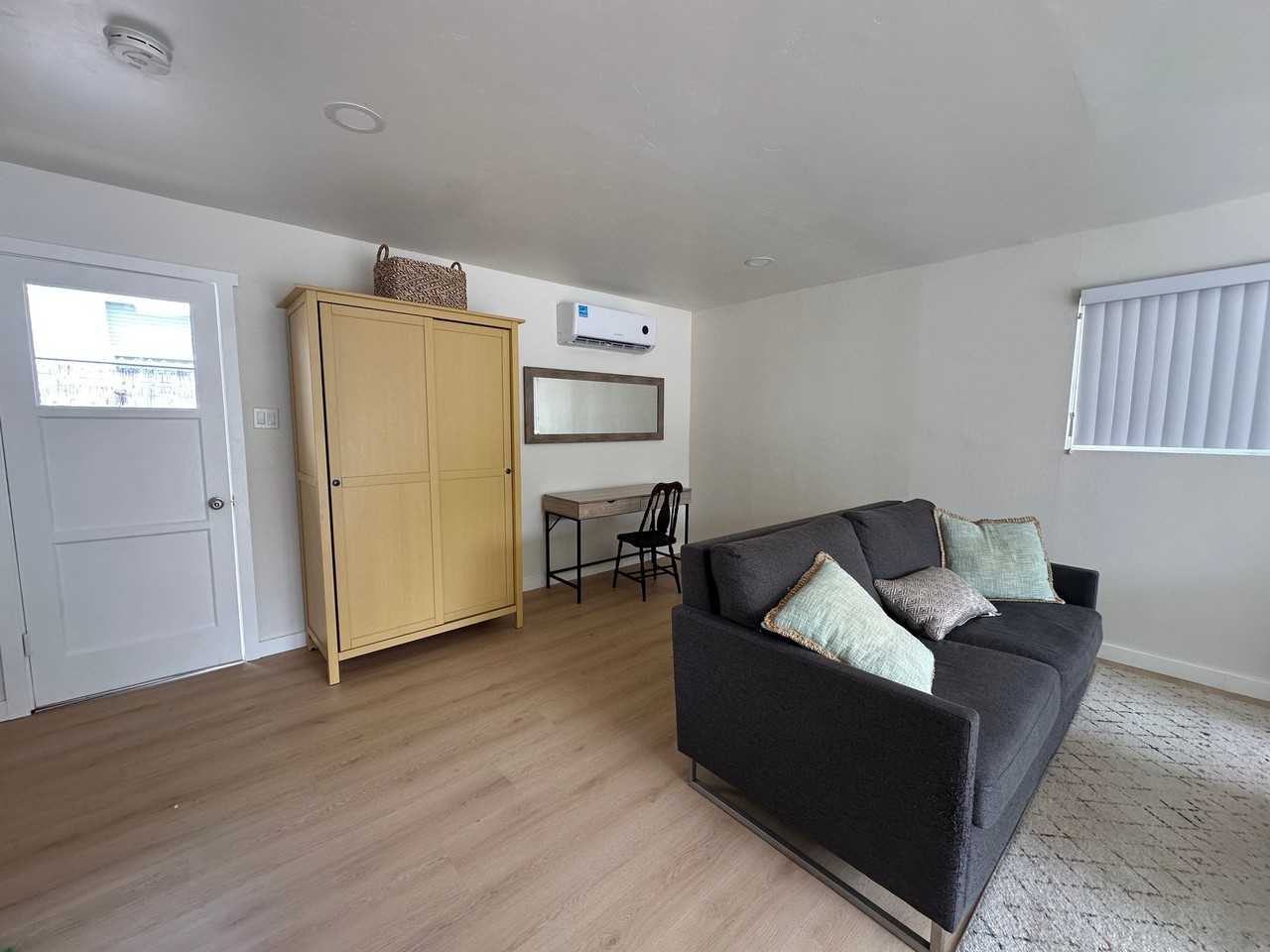 1300 Oak Ave #3 - Photo 5 of 15