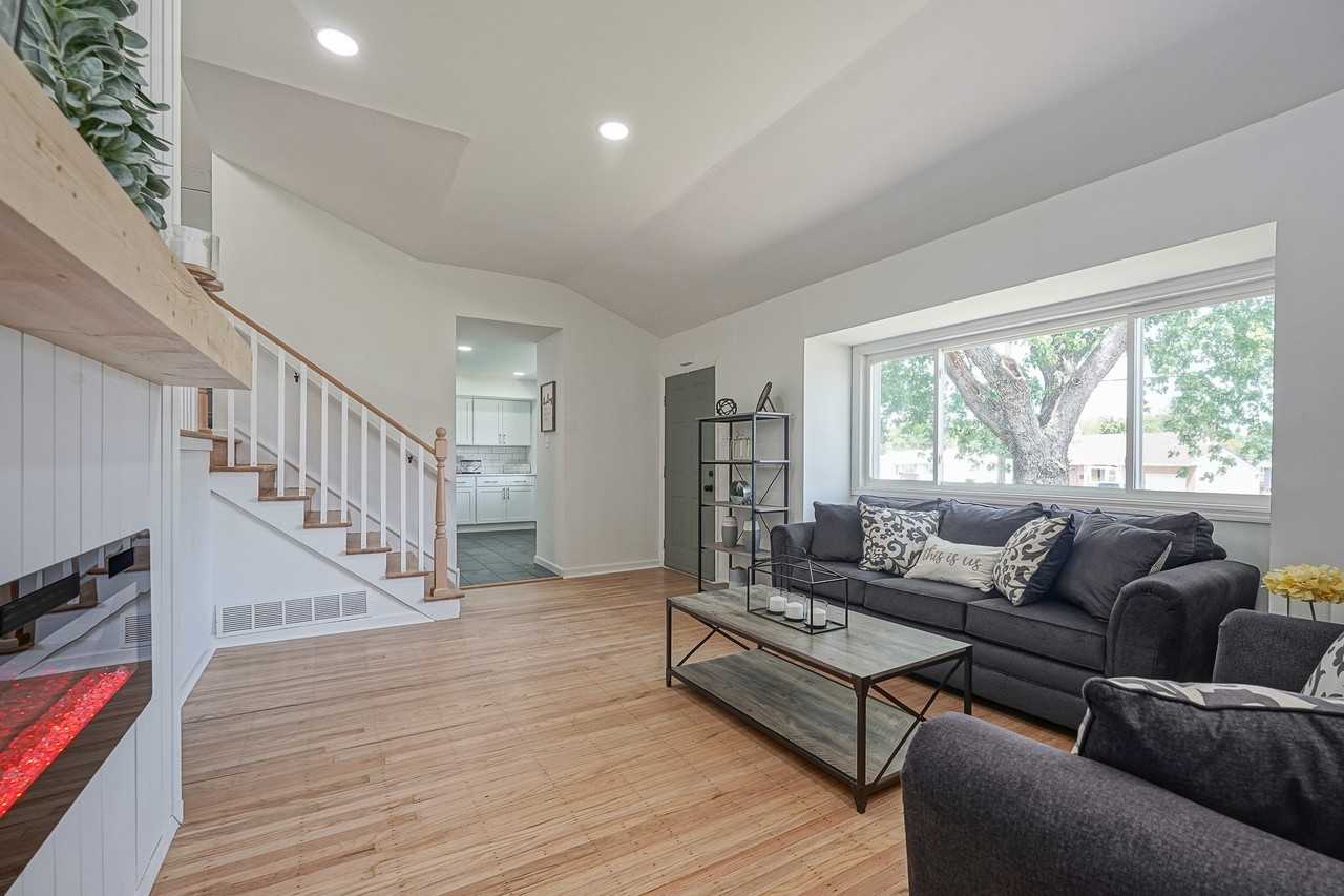 411 Greenview Rd - Photo 6 of 20