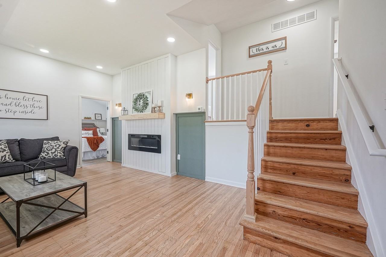 411 Greenview Rd - Photo 7 of 20