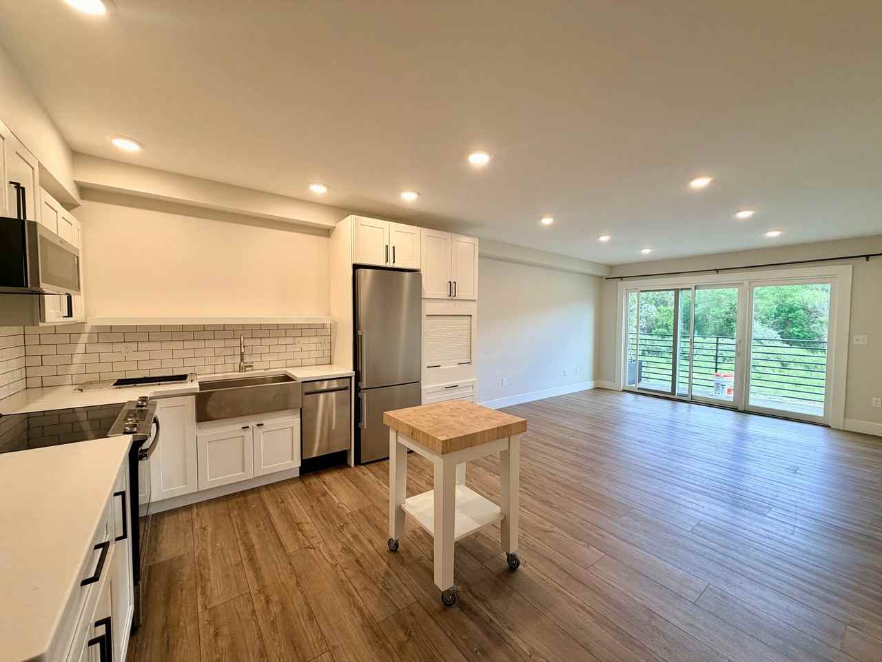 1001 River Dr #310 - Photo 3 of 19