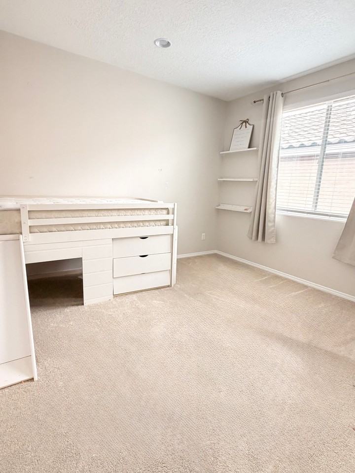 6755 Sydney Dr Ne - Photo 4 of 15