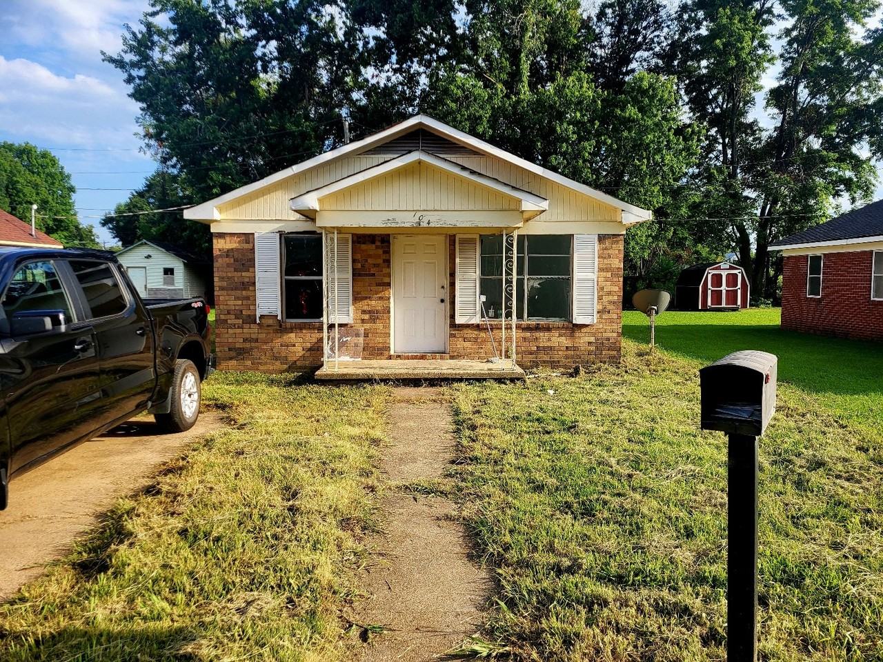 104 Cottonwood Ave