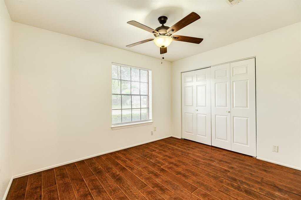 10506 Green Valley Ln - Photo 3 of 20
