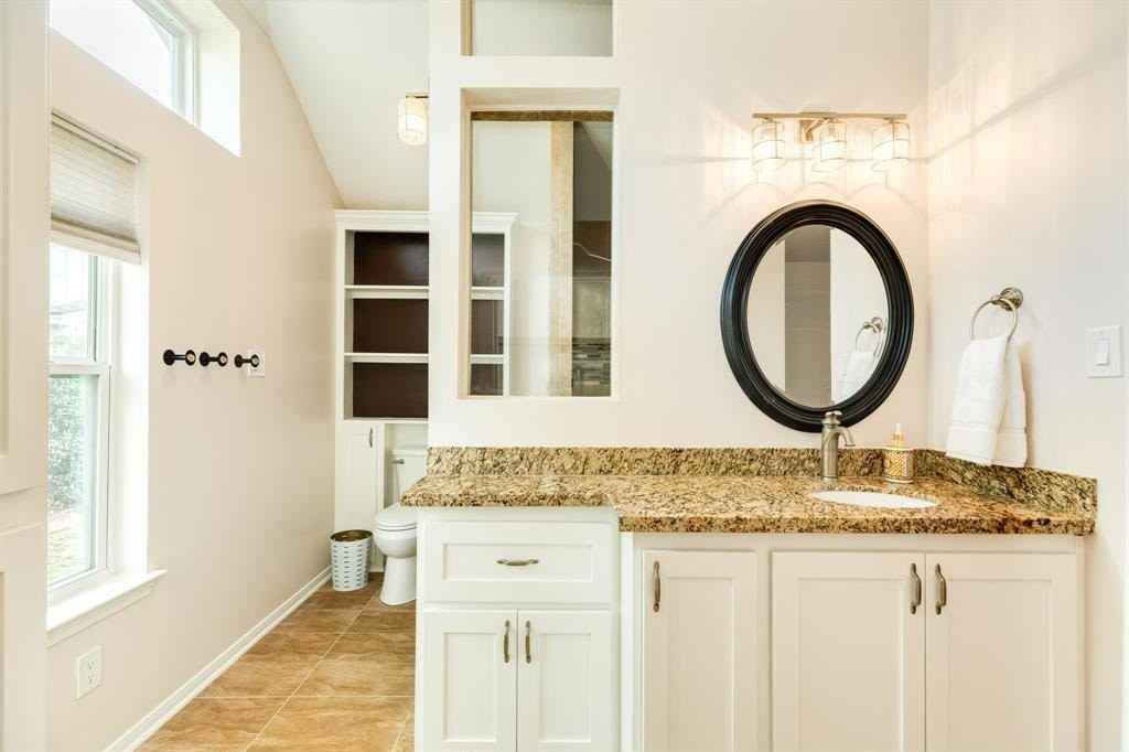 10506 Green Valley Ln - Photo 5 of 20