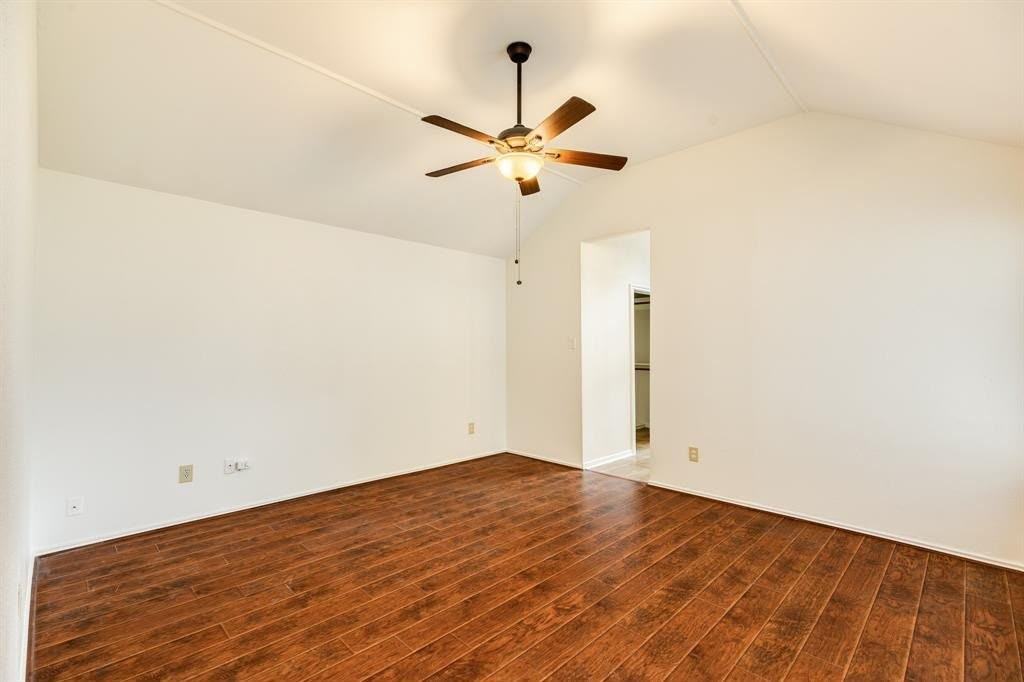 10506 Green Valley Ln - Photo 6 of 20