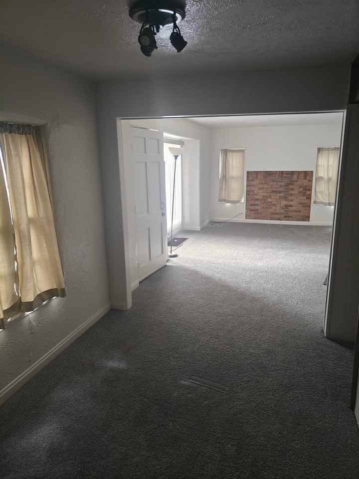 2428 10th Ave #A - Photo 3 of 6