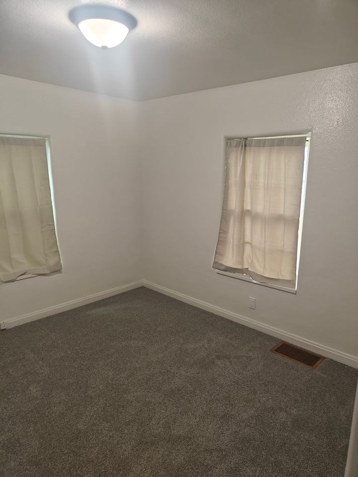 2428 10th Ave #A - Photo 5 of 6