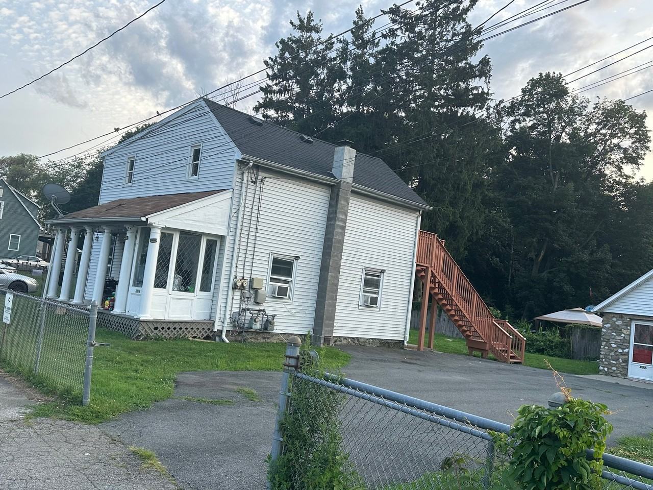 657 South St #2