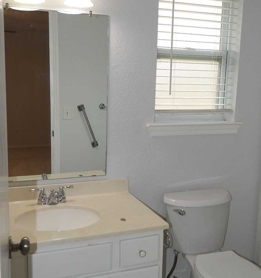 2612 E Park Blvd - Photo 5 of 19