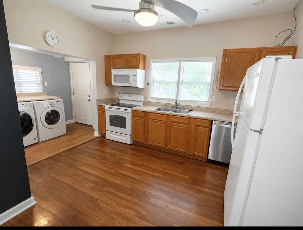 1043 Crescent Ave - Photo 3 of 12