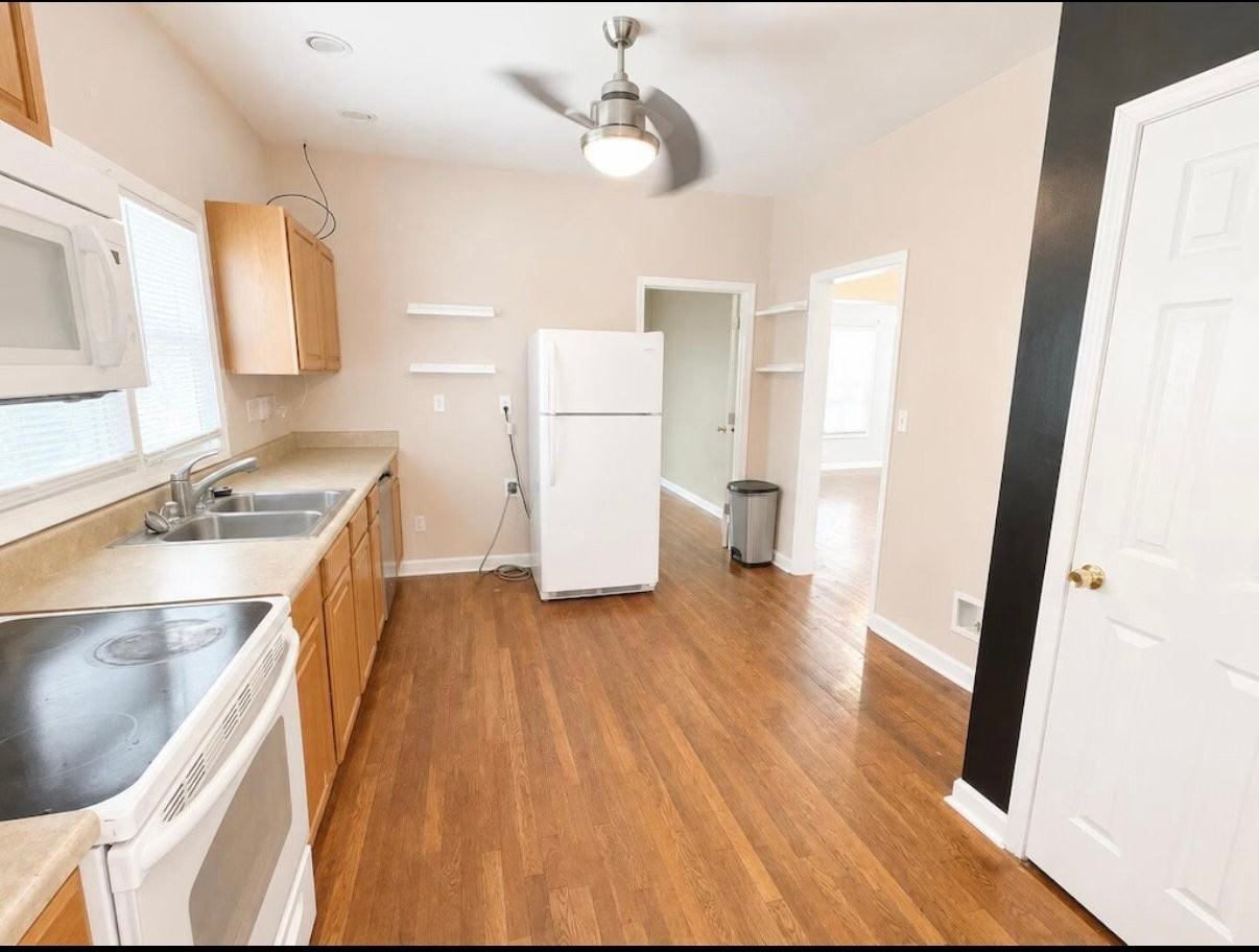 1043 Crescent Ave - Photo 4 of 12