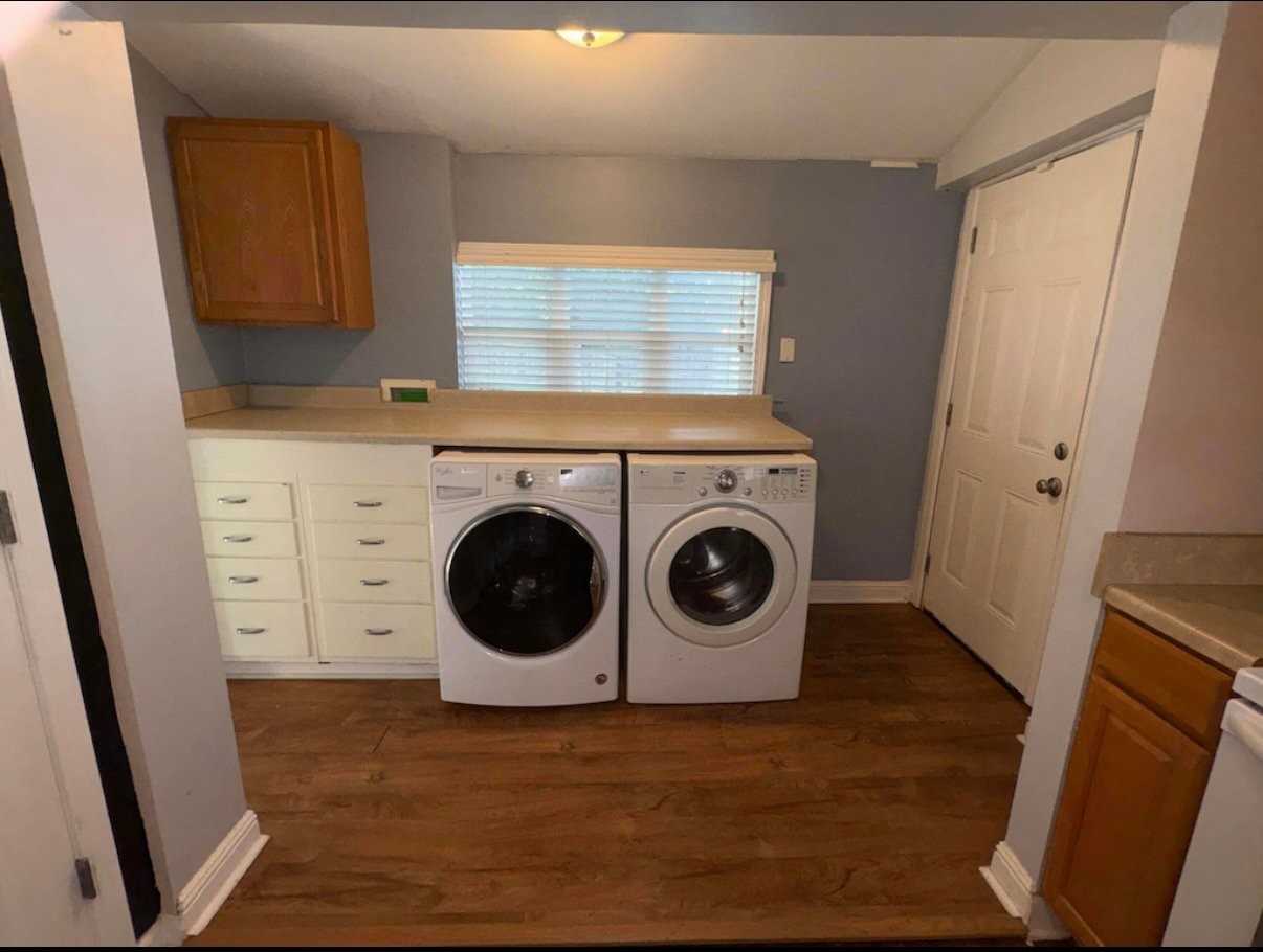 1043 Crescent Ave - Photo 5 of 12