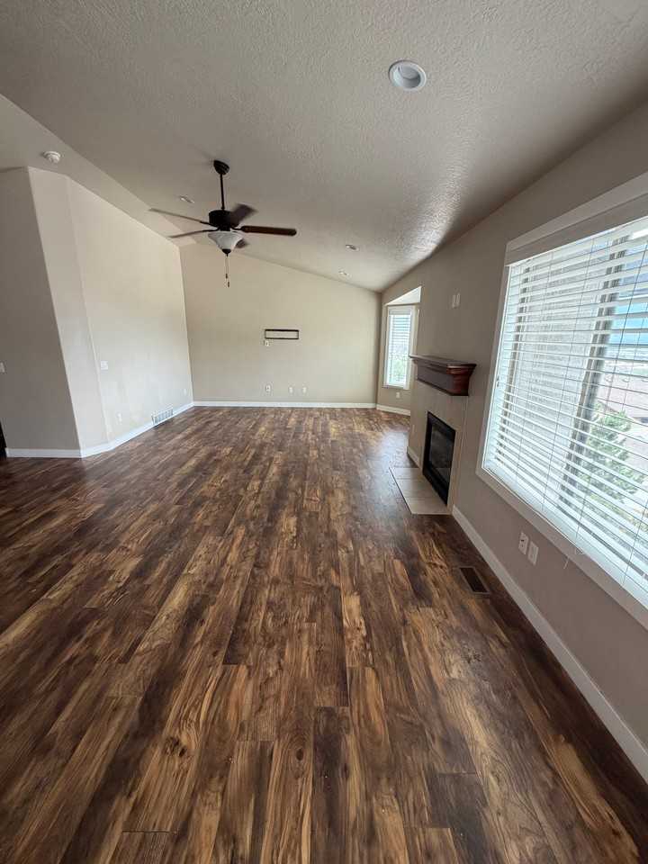 3886 E South Pass Cv - Photo 4 of 20