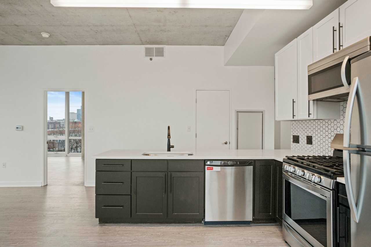 10 E 14th St - Photo 5 of 16
