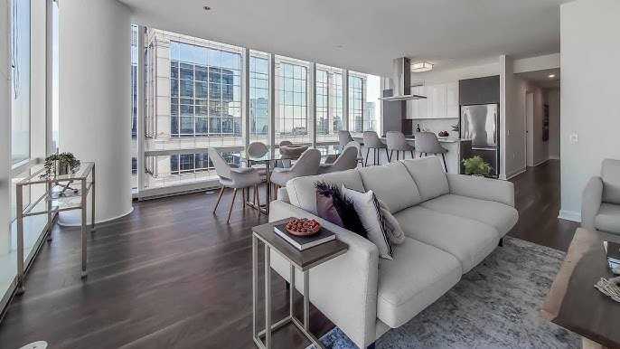 213 N Clark St - Photo 3 of 20