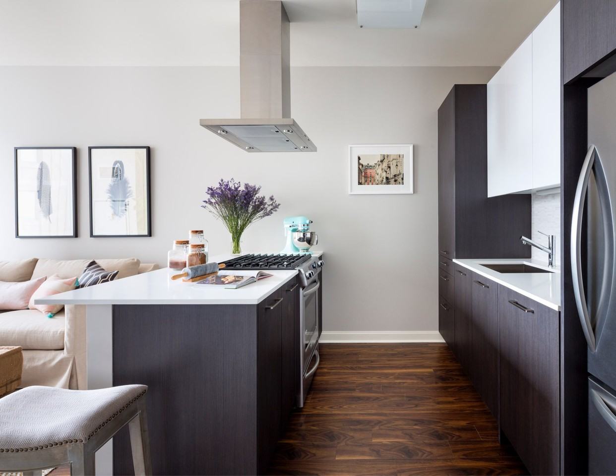213 N Clark St - Photo 5 of 20
