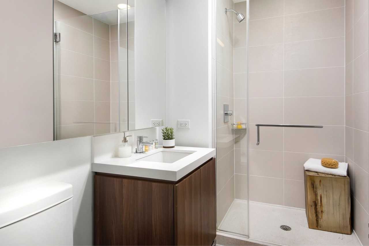 213 N Clark St - Photo 7 of 20