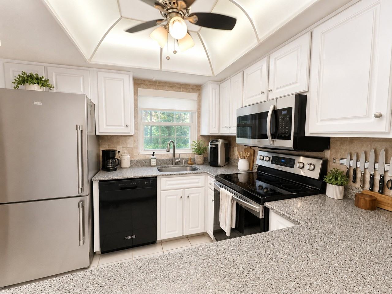 1287 N Mcmullen Booth Rd - Photo 3 of 18