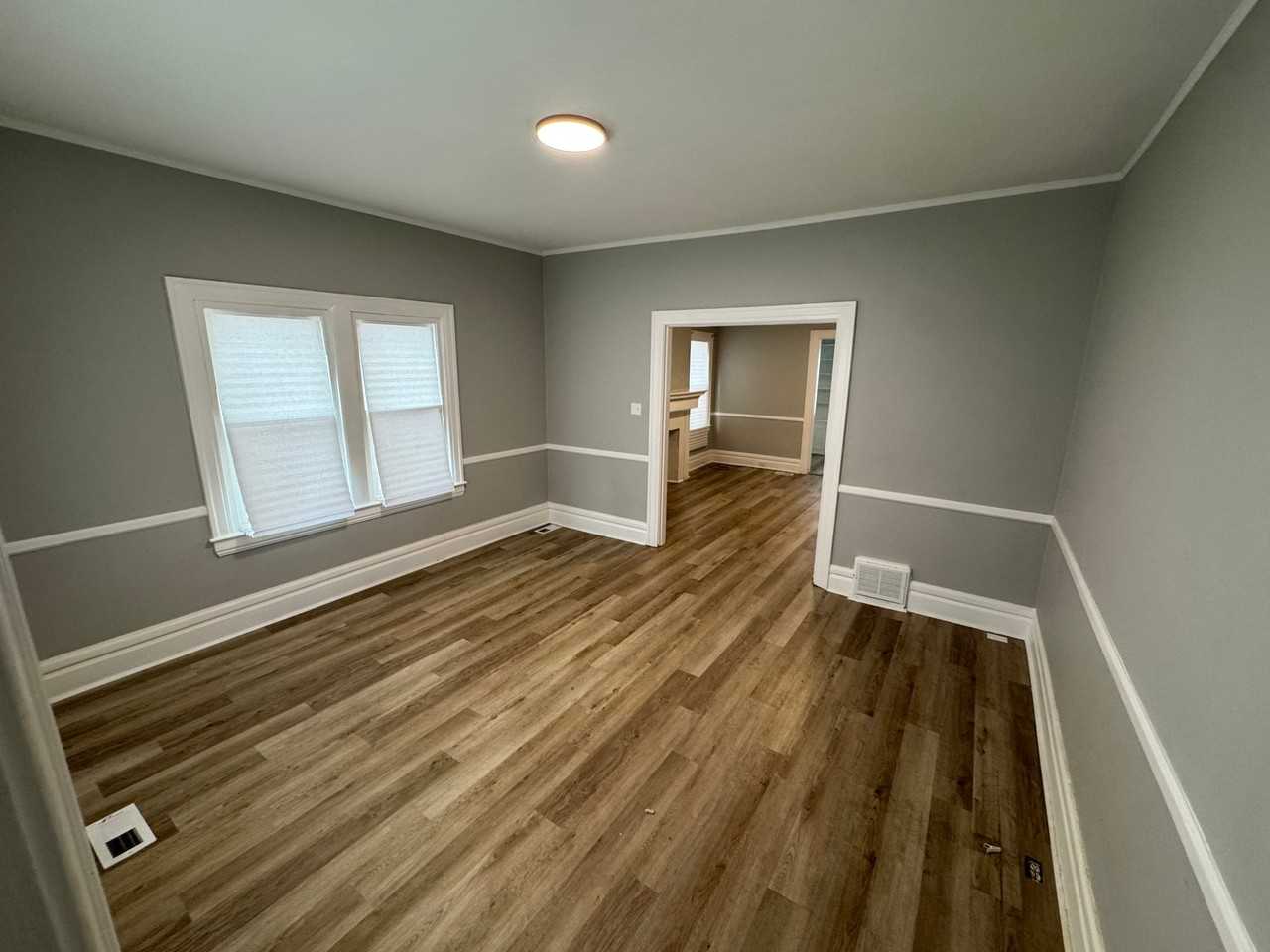 1206 10th St - Photo 5 of 11