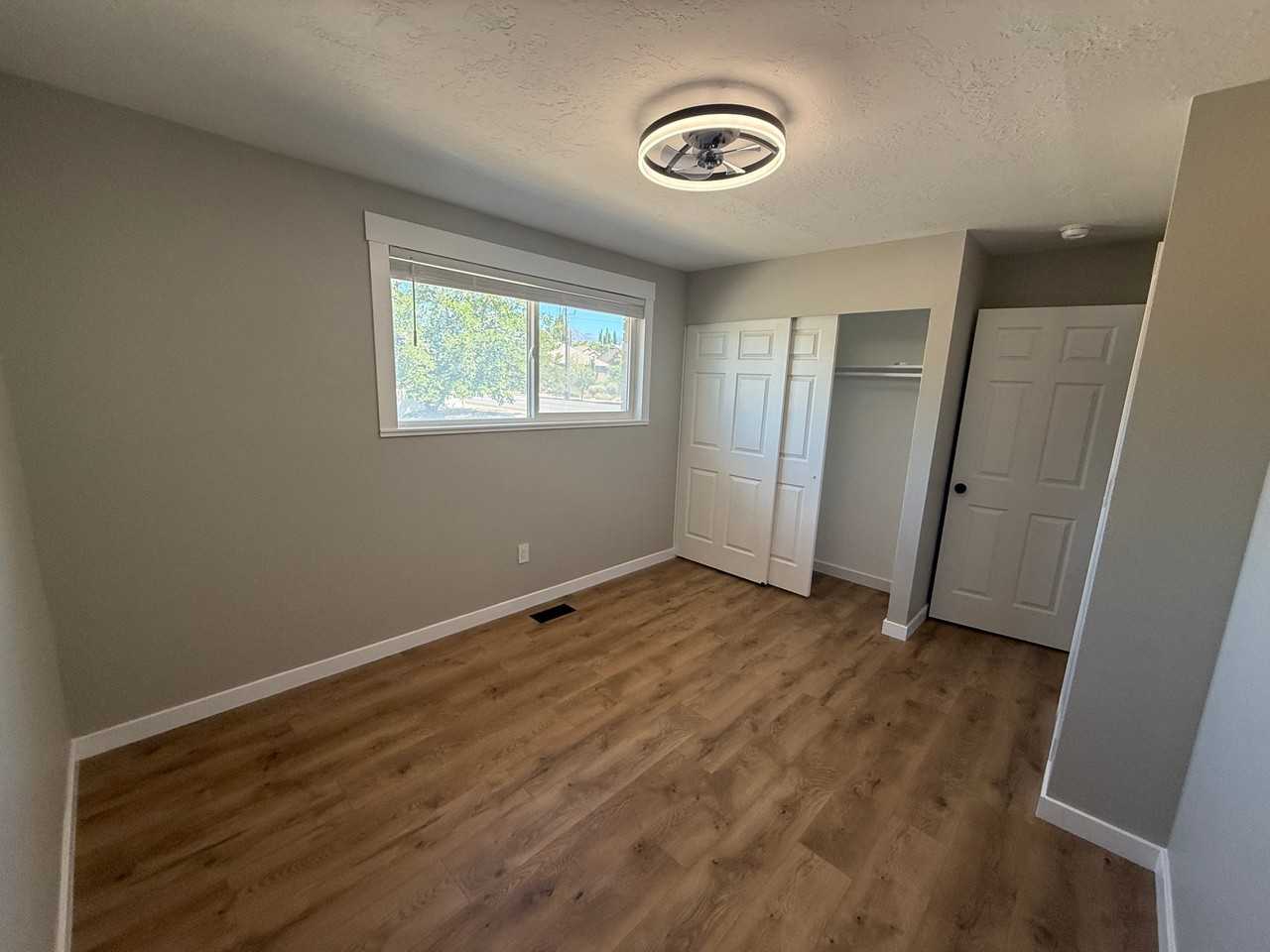 992 E Sunburn Ln - Photo 7 of 15