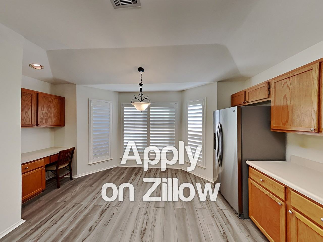 4611 Echo Lake Dr - Photo 2 of 14