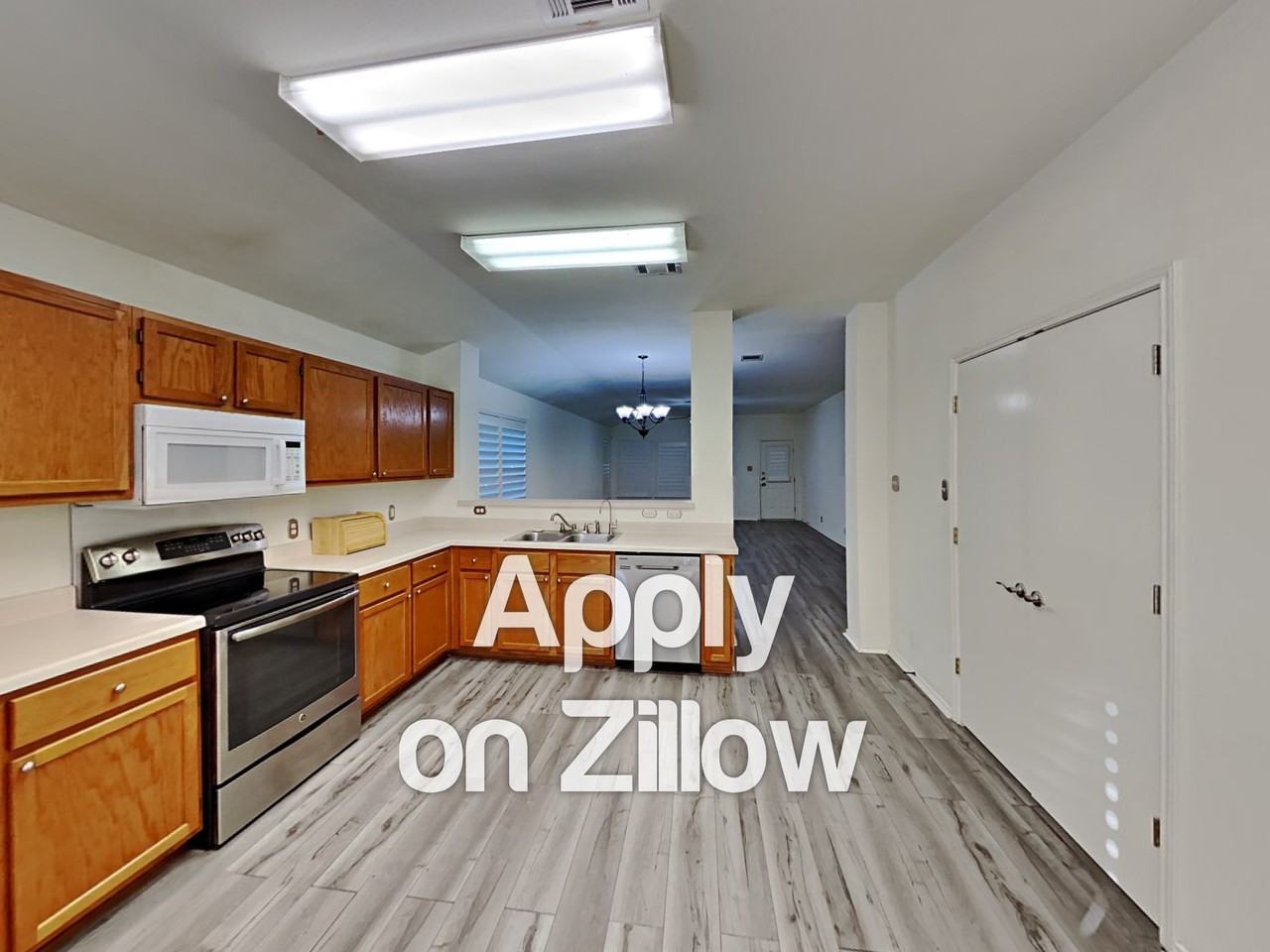 4611 Echo Lake Dr - Photo 3 of 14
